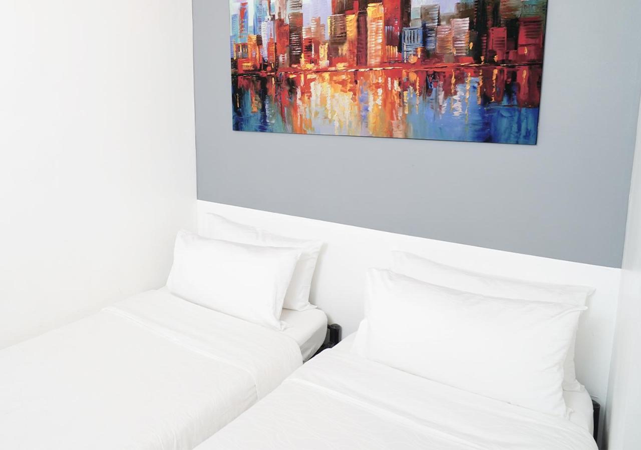 Mystay Hotel Bgc East Makati City Exterior photo